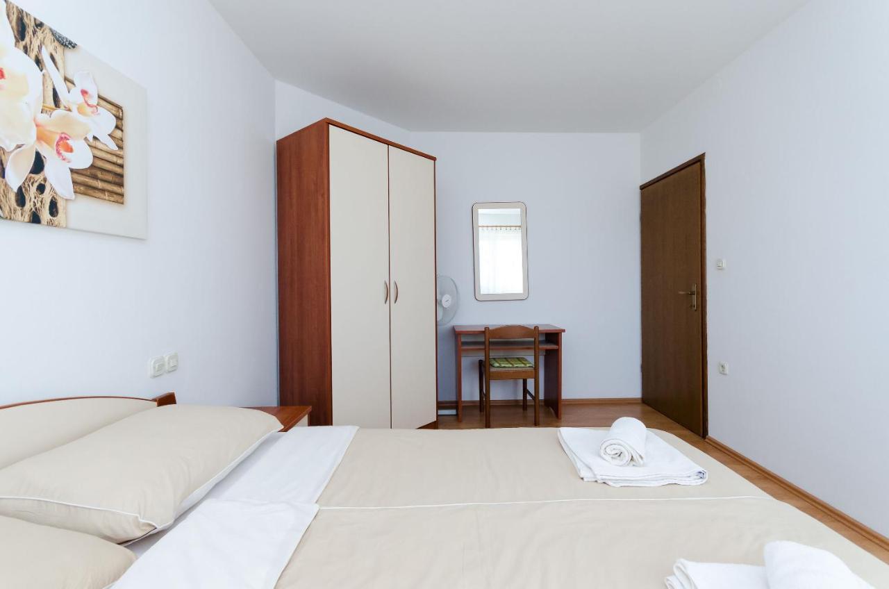 Apartments Marija P Lopar Exterior photo