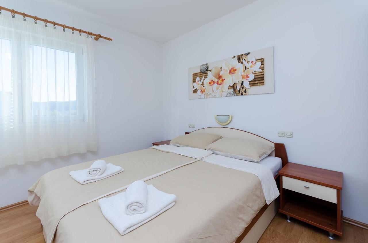 Apartments Marija P Lopar Exterior photo