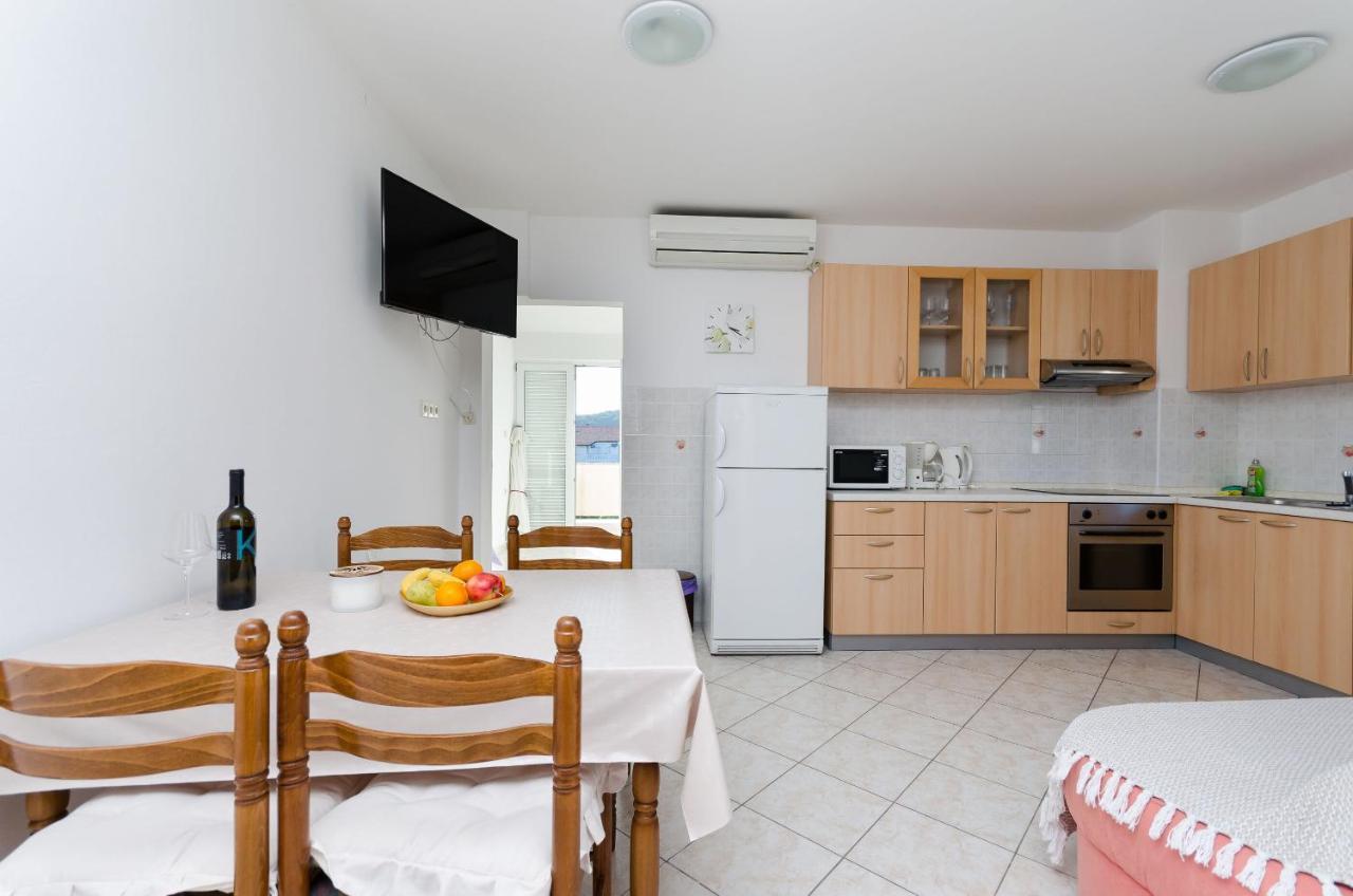 Apartments Marija P Lopar Exterior photo