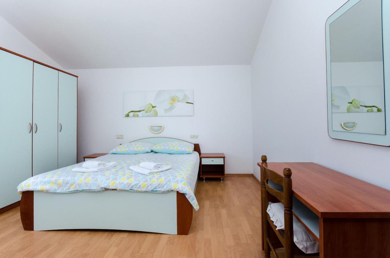 Apartments Marija P Lopar Exterior photo